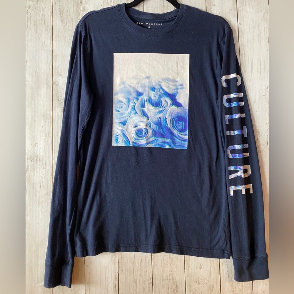 Aeropostale men’s long sleeve.  Size small.  Navy blue.